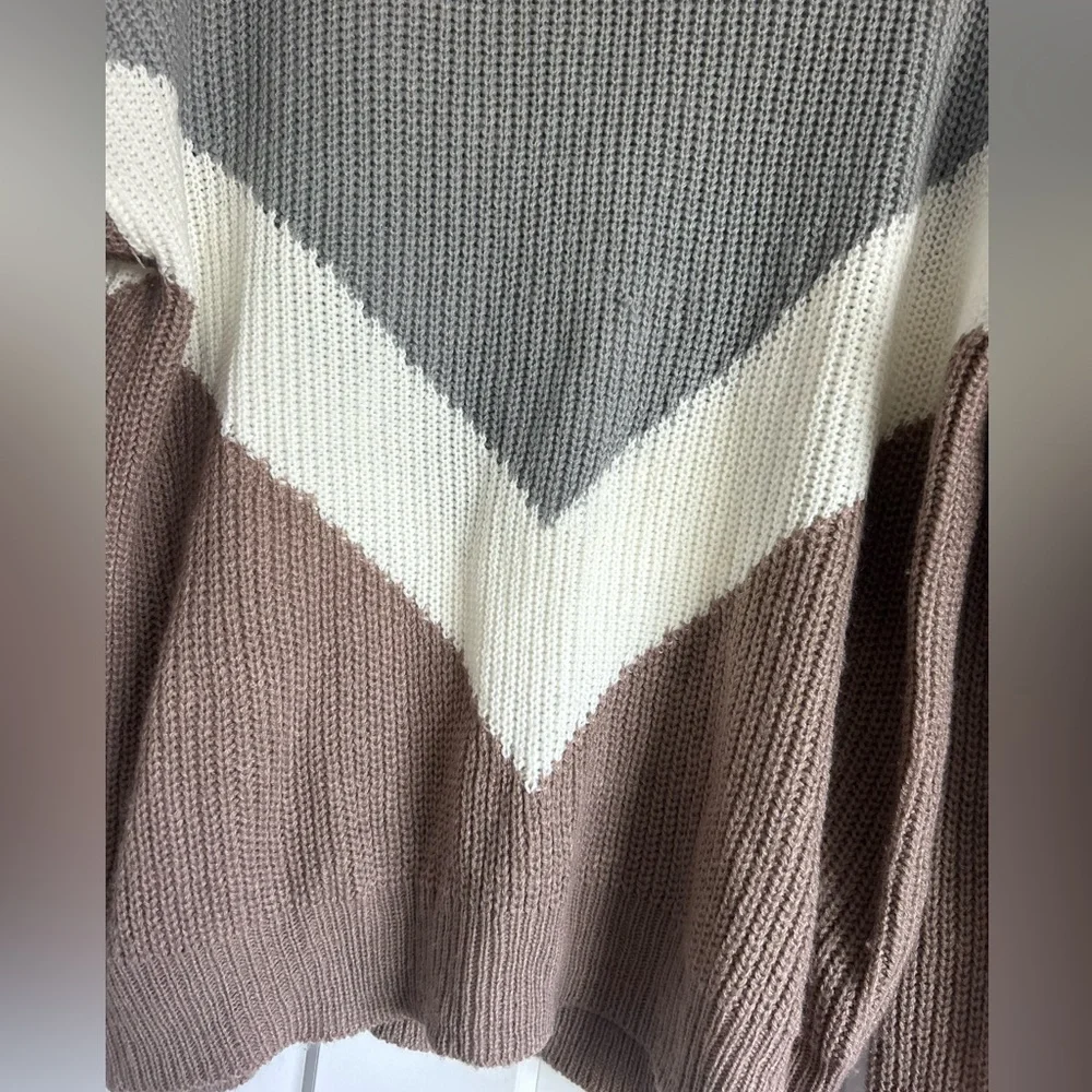 Patterned Sweater - Picture 2 of 4
